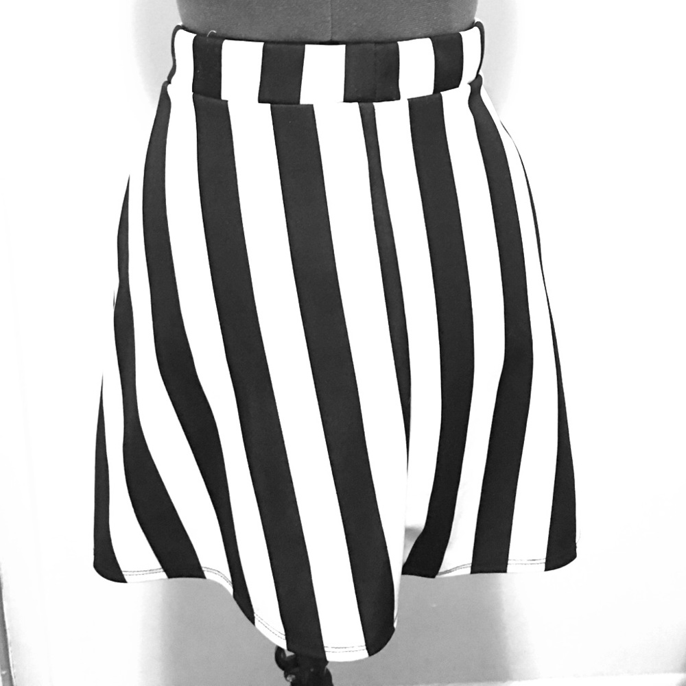 Black and white Skirt